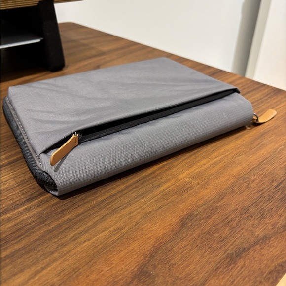 Bellroy Tokyo Folio 12.9” - Picture 2 of 4